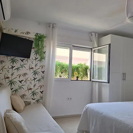 Rosalia Playa San Cristobal Wifi Netflix